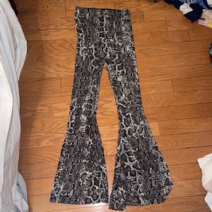 high waist snakeskin legging/pants